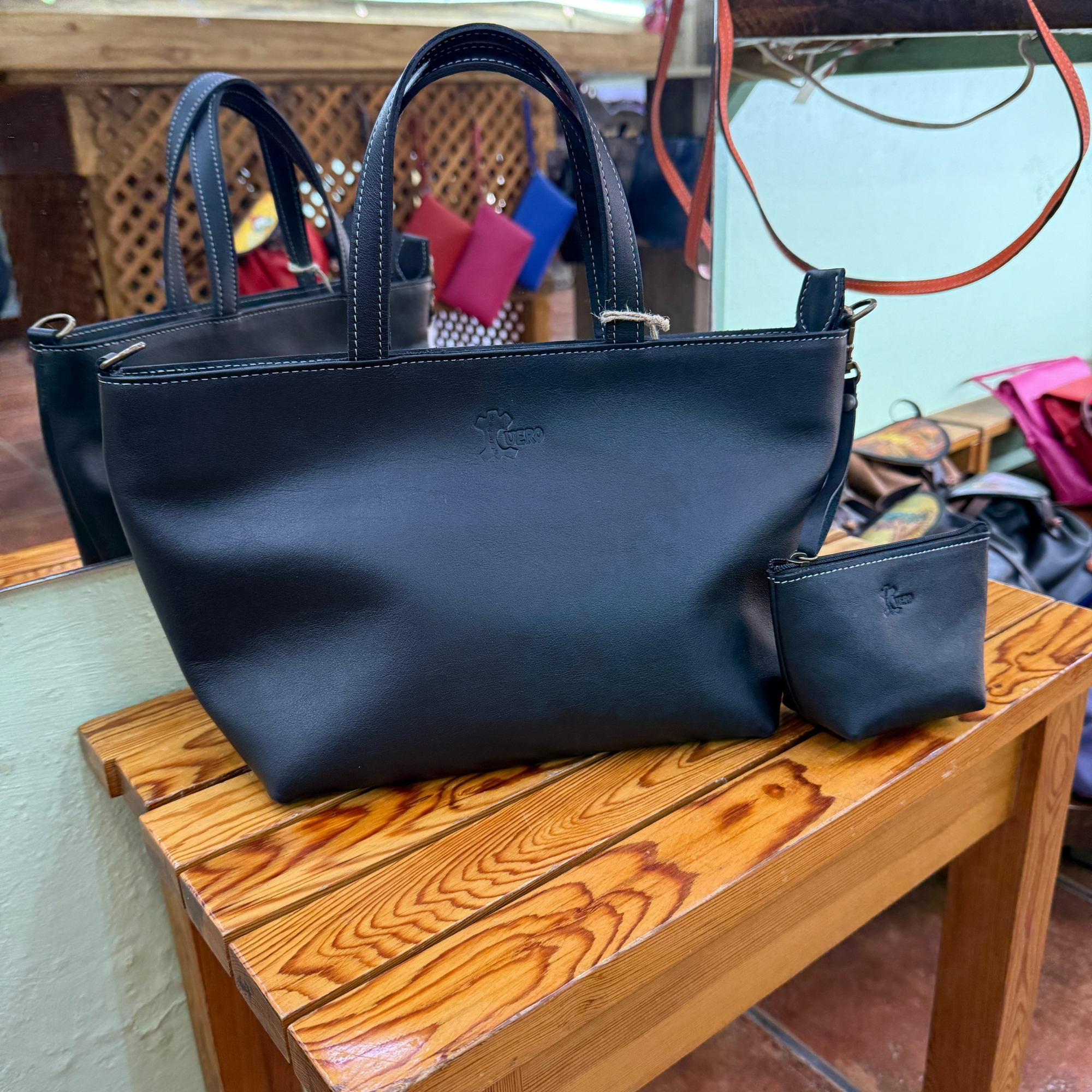 Bolso Mini de Cuero Artesanal con Bandolera