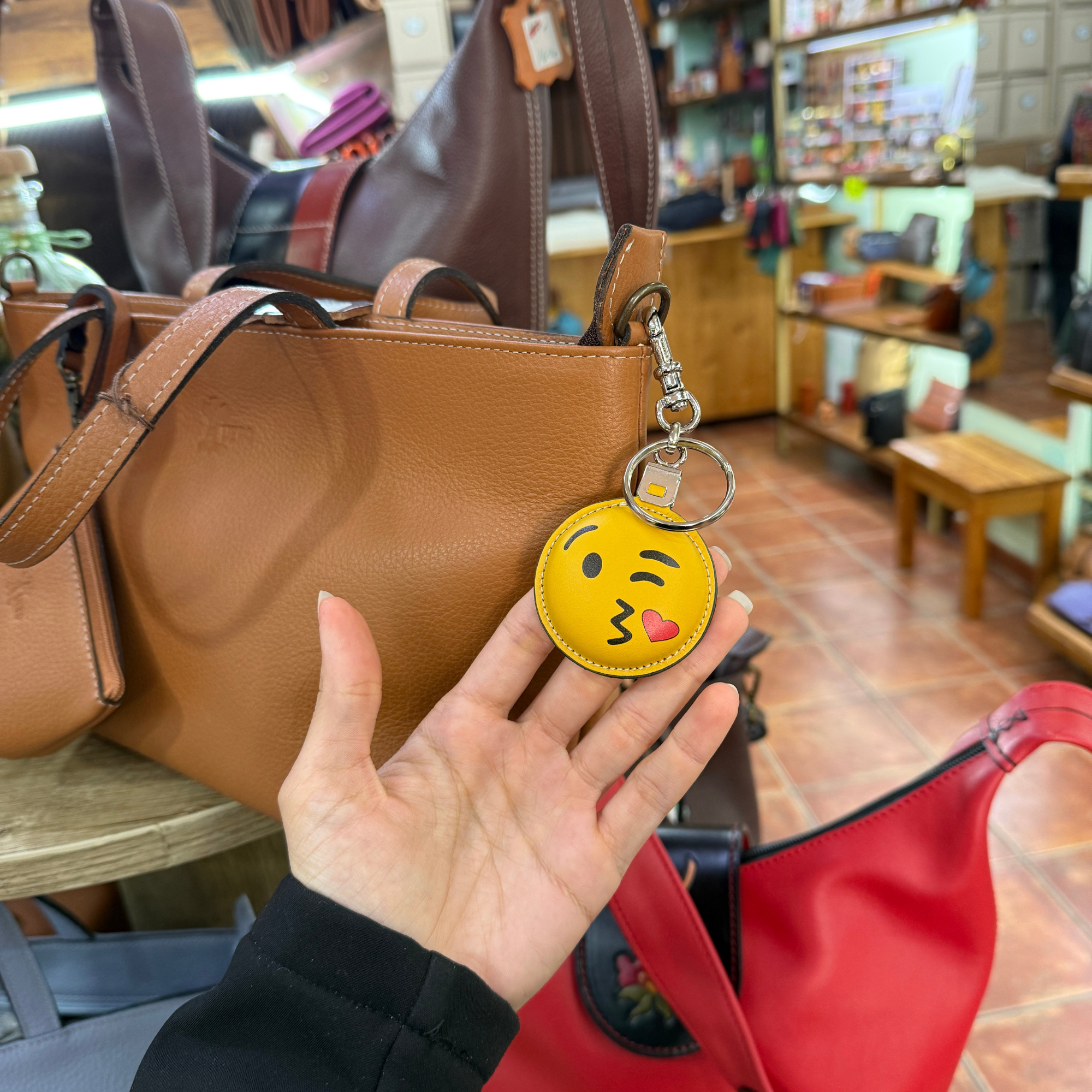 Llaveros o Charm para bolsos - Colección Smile Leather