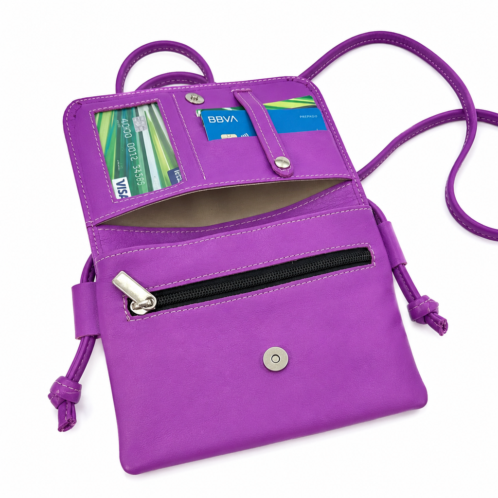 Bolso Plano de Cuero Auténtico – Elegancia Compacta